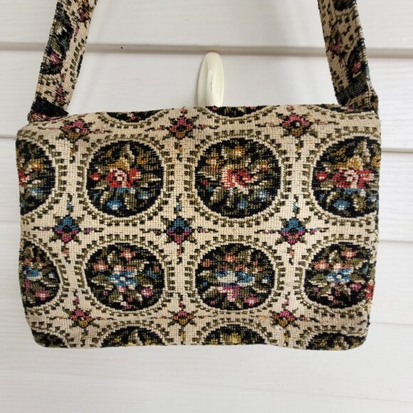 Vintage 60s/70s floral designed Tapestry fabric handbag - Picture 4 of 11